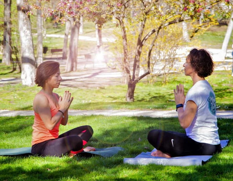 Madrid: Flow Yoga class in Retiro Park - Entering the park: why Retiro changes the yoga