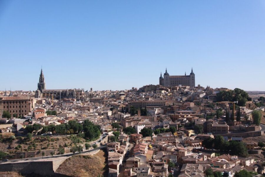 Madrid: Full-Day Guided Tour of Toledo with Cathedral Visit - Meeting outside Fun and Tickets: the Madrid-to-Toledo rhythm