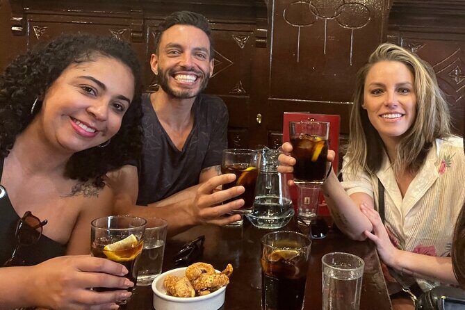 Madrid Gay Nightlife Tour - Chueca at 9:00 pm: why this timing works