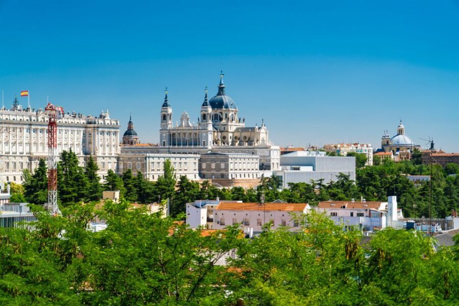 Madrid: Guided Highlights Walking Tour - Plaza de España: where the route turns into a view