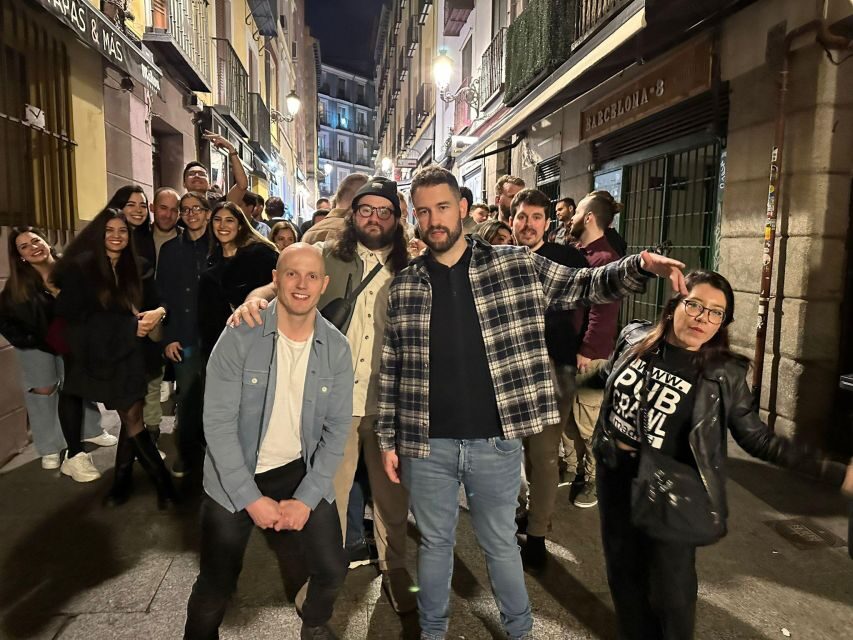 Madrid: Guided Pub Crawl Madrid Experience and Club Entry - Hood Dogs by Planet Club: The Icebreaker Stage of the Night