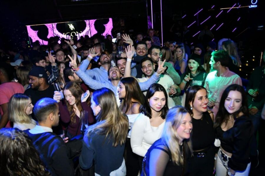 Madrid: Guided Pub Crawl Madrid Experience and Club Entry - Two Local Bar Stops: Where the Discounts and Games Actually Pay Off
