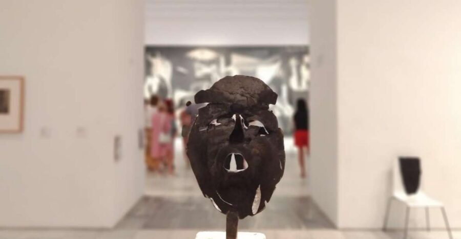Madrid: Guided Tour of Reina Sofía Museum with Entry Ticket - Entering Reina Sofía With the Right Questions