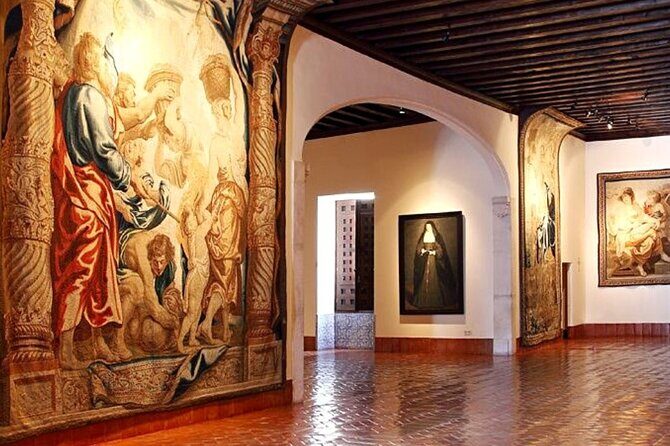 Madrid Guided Tour of the Descalzas Reales Monastery - First Stop: Plaza de las Descalzas Quiet Check-In