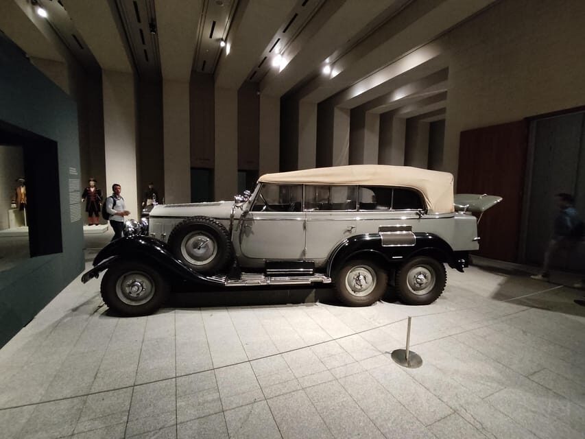 Madrid: Guided Tour of the Royal Collections Gallery - Why the Royal Collections Gallery Tour Feels Like a Guided Story