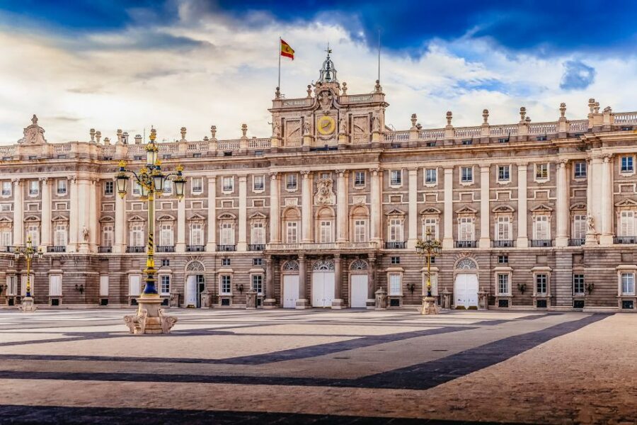 Madrid: Guided Tour of the Royal Palace with Fast Access - The stories behind the rooms: Tiepolo, Sabatini, and Giaquinto