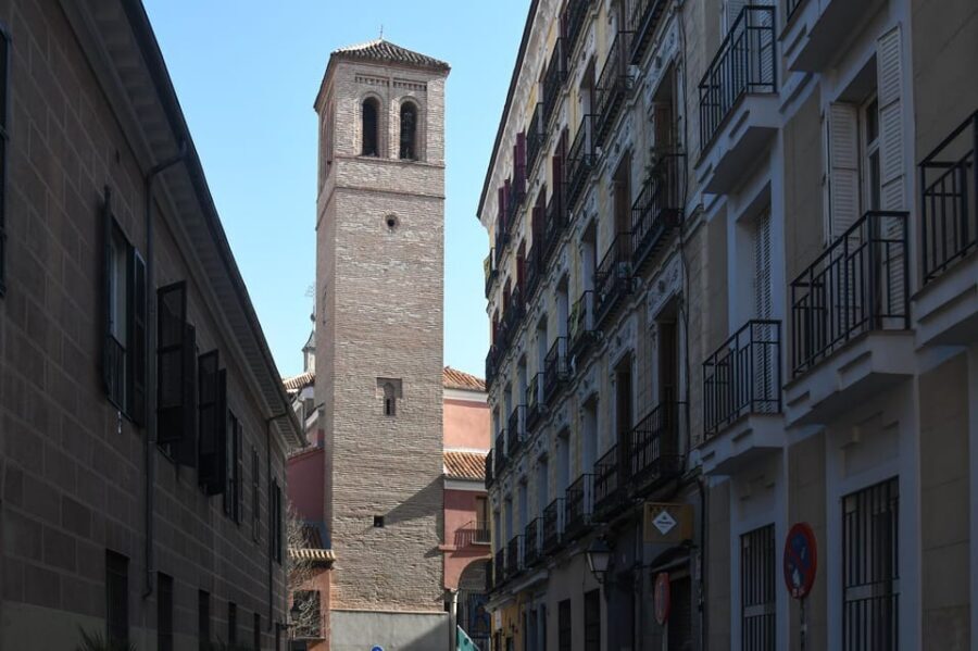 Madrid: Hidden Gems and Secrets Small Group Walking Tour - Getting bearings at Plaza Puerta Cerrada