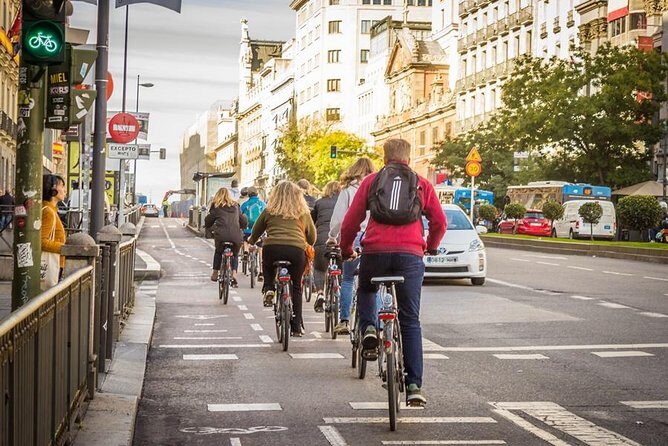 Madrid Highlights Bike Tour - Getting Oriented at Rent & Roll Madrid (Before You Hit the Streets)