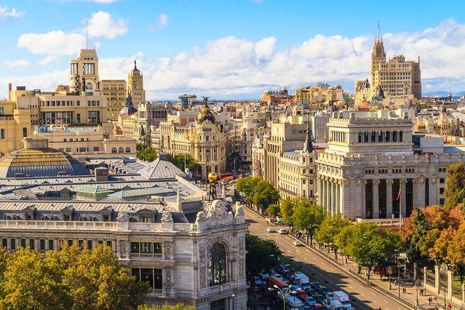 Madrid Highlights Private Walking Tour - Puerta del Sol and Km 0: Madrid’s Most Famous Square