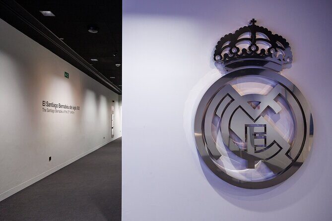 Madrid Highlights Tour with Santiago Bernabeu Stadium Entrance - Inside Santiago Bernabéu: what you’ll see and how it’s paced