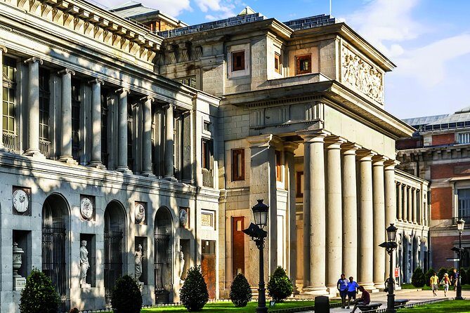 Madrid Highlights with Prado Museum Admission Ticket - Morning on the coach: a crash course in Madrid’s changing rulers