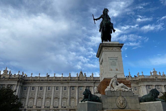 Madrid Historic with an architect : Arabs, Austrias and Bourbons - Plaza de la Villa: Old City Hall and the Private Buildings That Define a Public Square