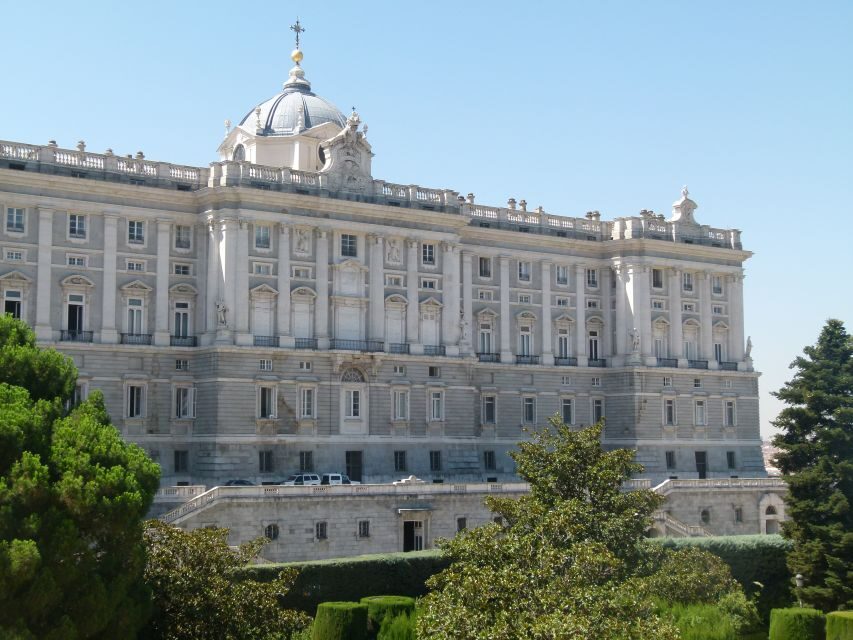 Madrid Historical Centre & Old Town Walking Tour in French - Key things worth knowing