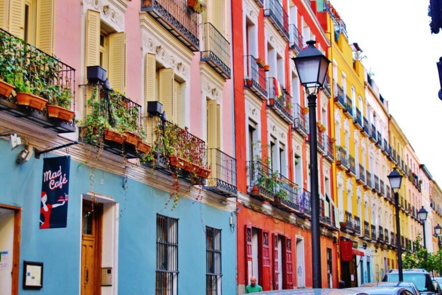 Madrid Historical Centre & Old Town Walking Tour in French - Starting at Puerta Cerrada: where the story clicks