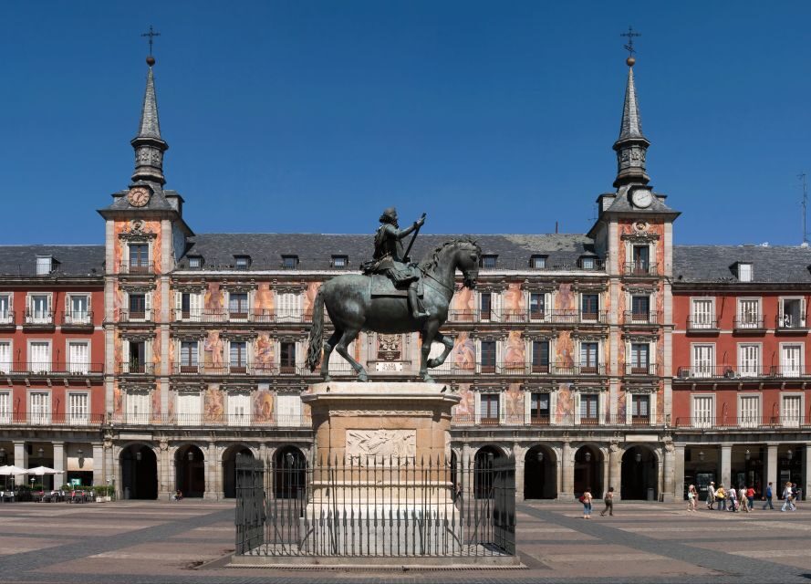 Madrid Historical Centre & Old Town Walking Tour in French - What the guide style adds (and why it matters)