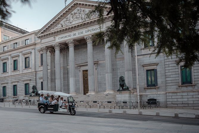 Madrid Historical Tour with Local Guide in Eco Tuk Tuk Private - Prado area focus: Los Jerónimos and European painting scale
