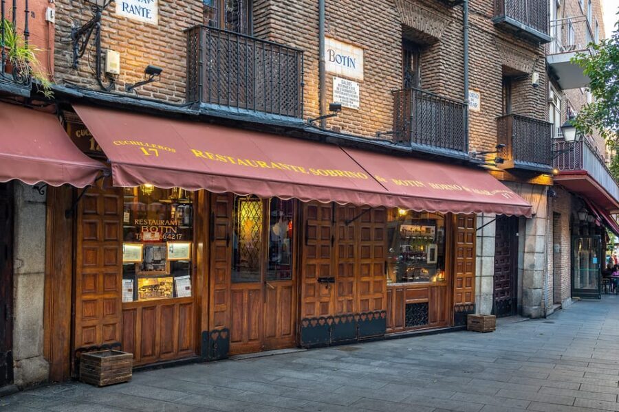 Madrid: History, Bites & Sips – An Intimate Tour Since 2018 - Plaza de la Villa: older Madrid energy in a compact space