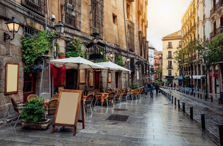 Madrid: History, Bites & Sips – An Intimate Tour Since 2018 - Royal Palace of Madrid: the grand finish to the sight-walk