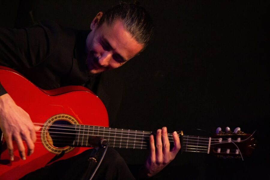 Madrid: La Cueva de Lola Flamenco Show Tickets with Drink - Included drink and optional tapas: where value actually shows up