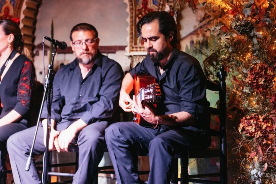 Madrid: Live Flamenco Show with Food and Drinks Options - The room, the sound, and the view: getting the best experience