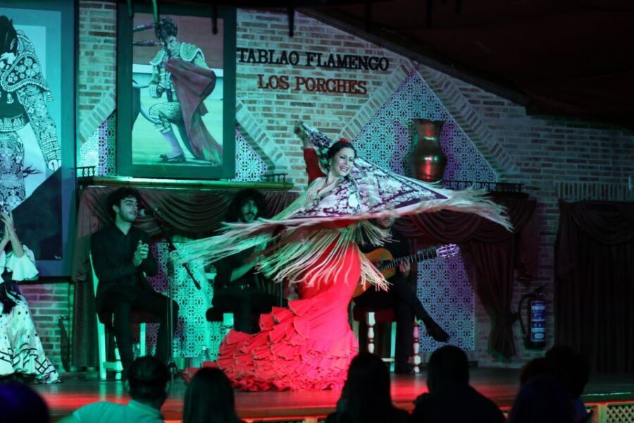 Madrid: Los Porches Flamenco Show with Tapas and Wine Ticket - Entering Tablao Flamenco Los Porches: a venue built for performance
