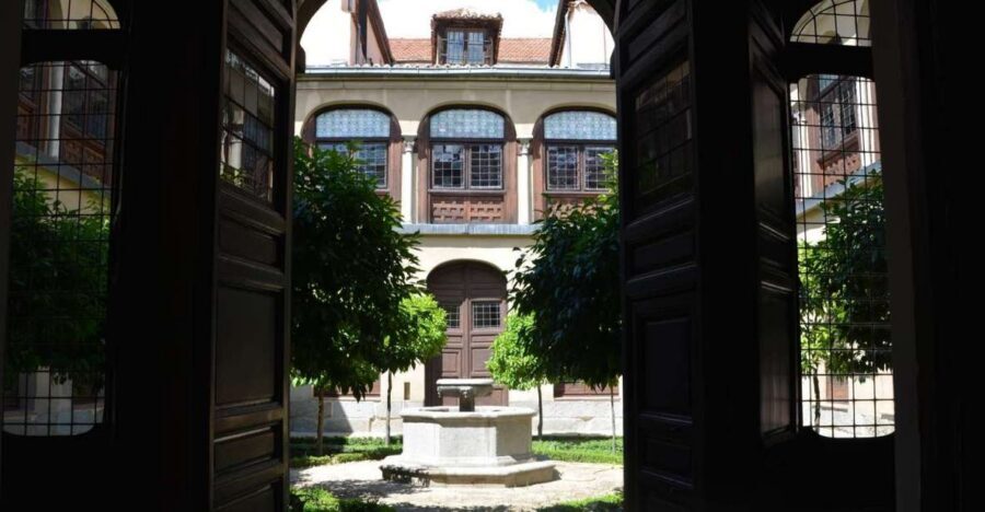 Madrid: Monastery of Descalzas Reales Tour with Tickets - Price and what you really get for $40