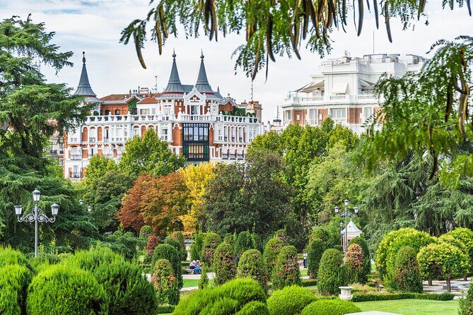 Madrid Monumental and Retiro Park : Gran Vía, Cibeles and more - Retiro Park finale: Crystal Palace, Big Pond, and time to breathe