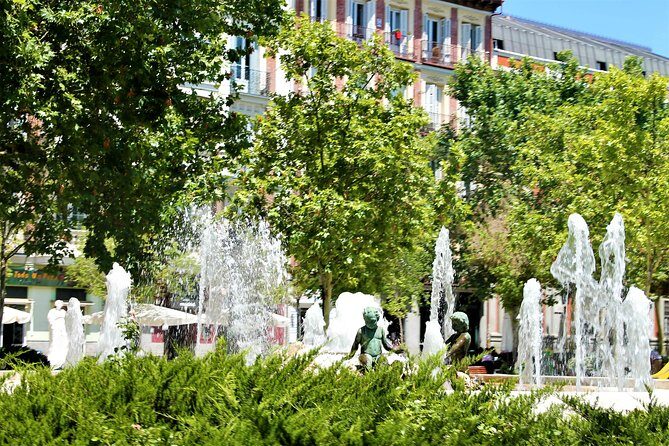 Madrid off the Beaten Path: Private Walking Tour (Customizable) - Private guide perks: how Enrique-level storytelling changes what you notice