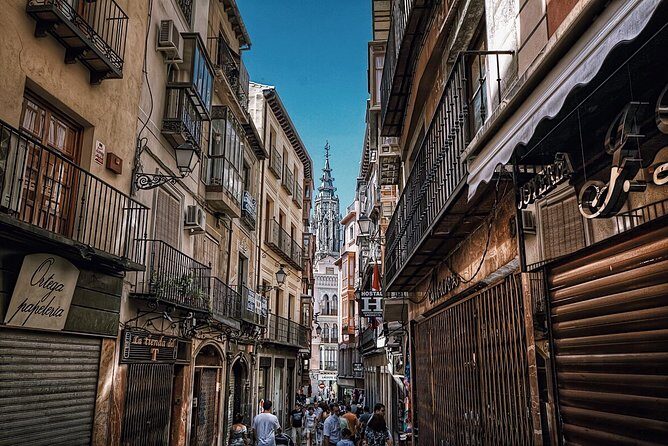 Madrid Old City Guided Exclusive Guided Walking Tour - Calle Mayor and Plaza de la Villa: medieval street logic in plain sight