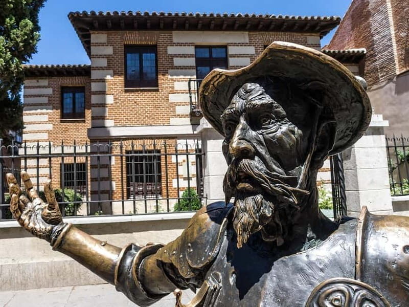 Madrid: Old Town, Poets District, and Royal Palace Tour - Calle del Codo and Plaza de la Villa: older Madrid, smaller scale