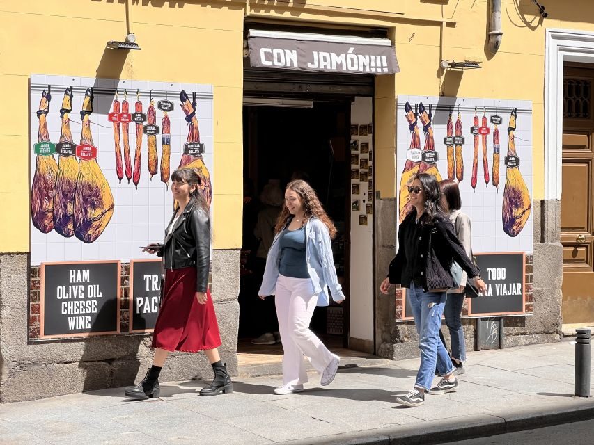 Madrid: Old Town Walking Tour and Flamenco Show - Tapas and paella dinner option: when it’s worth adding