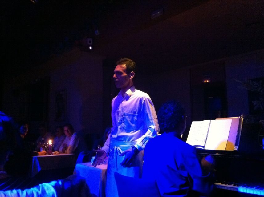 Madrid: Opera and Zarzuela Show and Dinner - Audience interaction and timing: the main trick is arriving with cushion