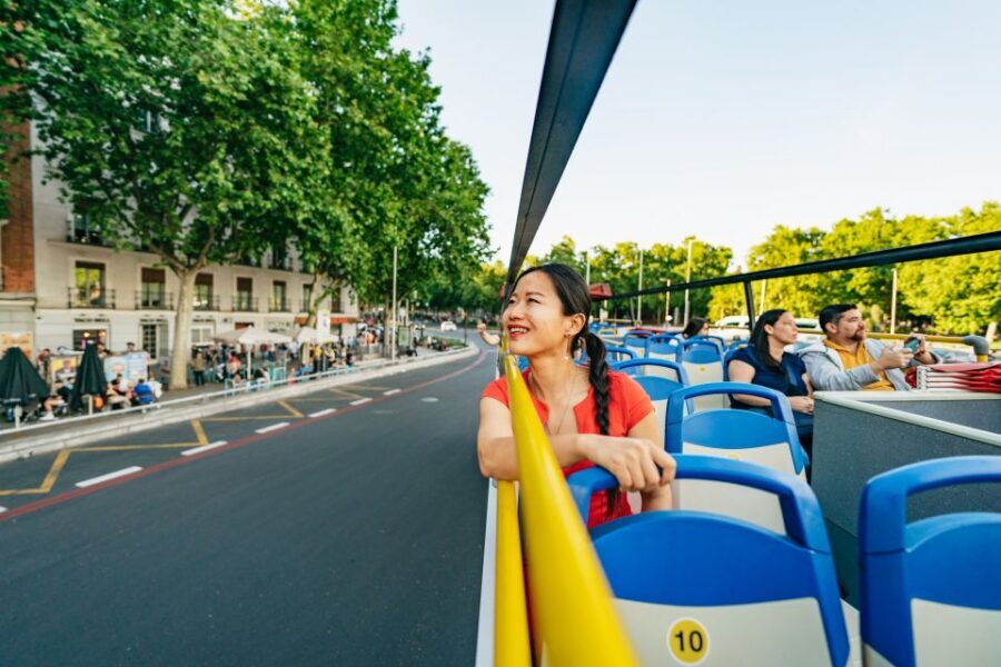 Madrid: Panoramic Route City Tour - Route 2 (Green) Modern Madrid: Bernabéu, Major Museums, and Big-Name Architecture