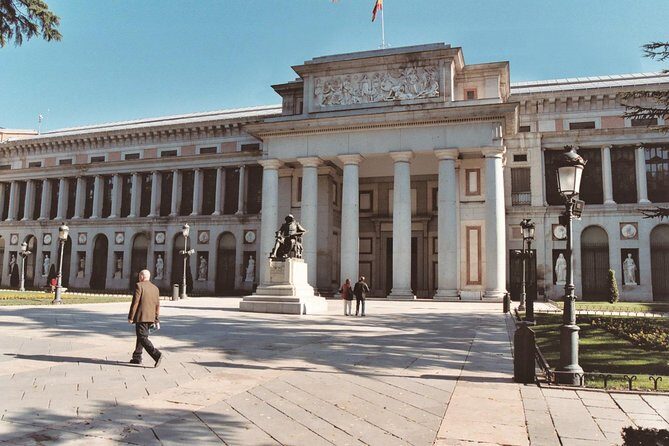 Madrid Panoramic Sightseeing Guided Tour - Puerta de Alcalá: the gate you don’t want to miss