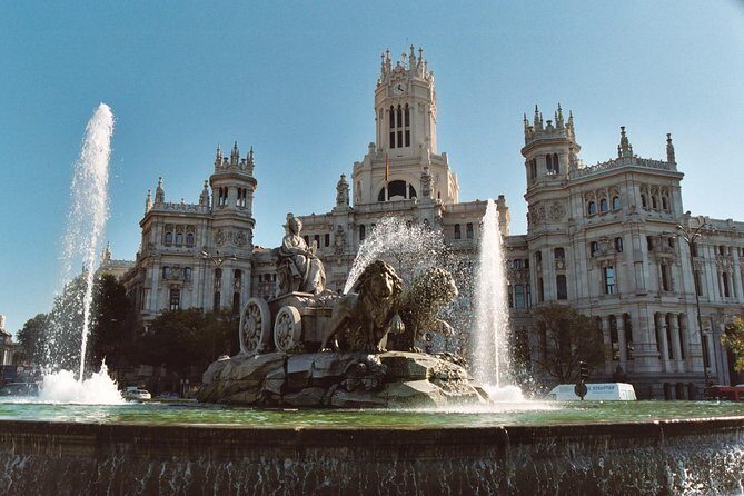 Madrid Panoramic Sightseeing Guided Tour - Gran Vía and Paseo de la Castellana: where Madrid shows its big shoulders
