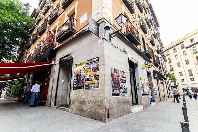 Madrid Parks Bike or e-bike Tour: Riverside & Casa de Campo - Bikes, Helmets, and a Guide You Can Trust (Oscar and Jacob)