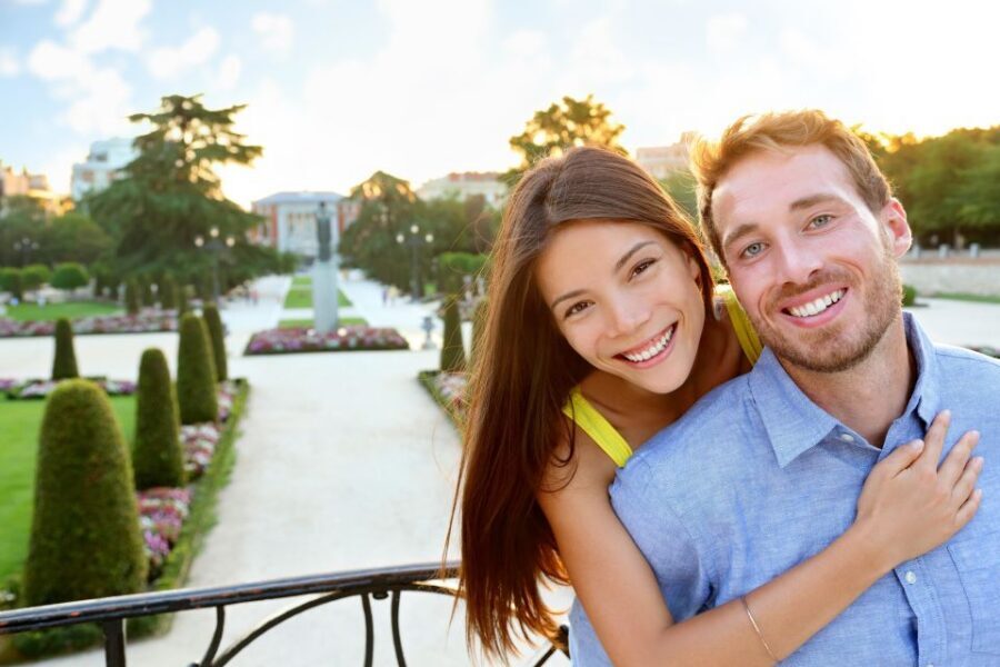 Madrid: Photography Session at El Retiro Park - From Plaza España fountain to your photo stops