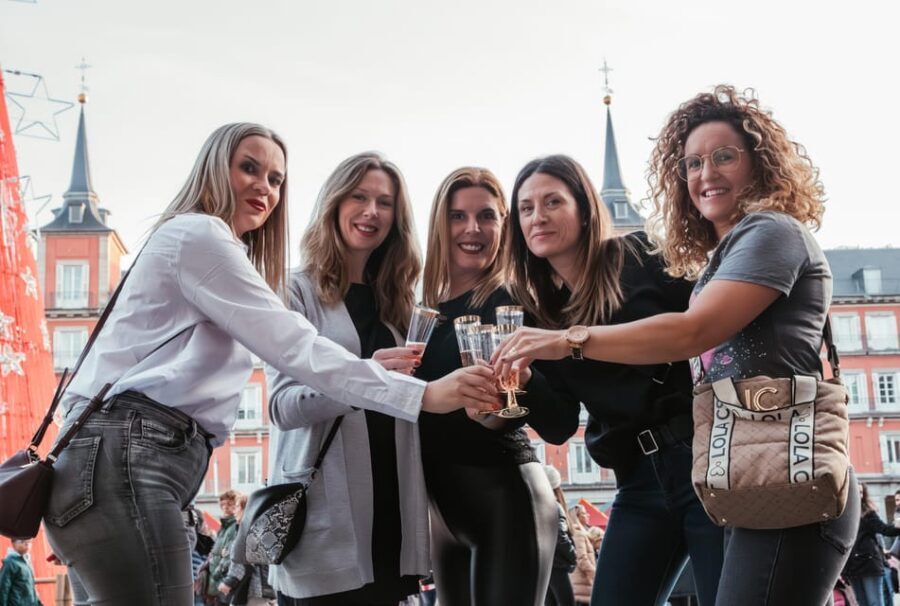 Madrid: Photoshoot in Plaza Mayor - Key highlights you’ll care about