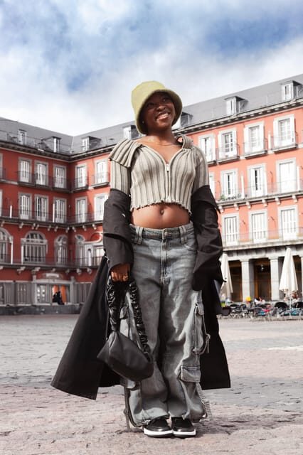Madrid: Photoshoot in Plaza Mayor - How the Photographer Directs You (and Why It Matters)