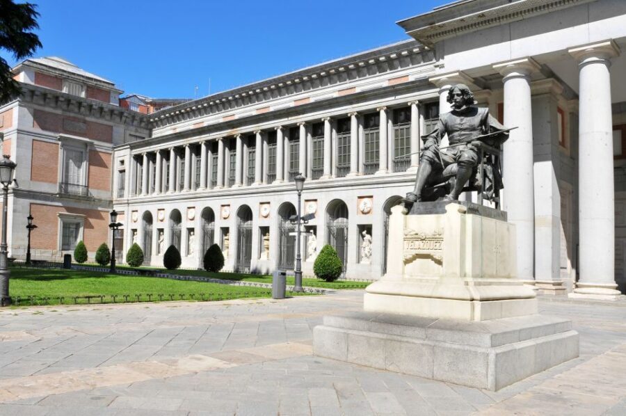 Madrid: Prado & Reina Sofía Museums Guided Tour - The 45-Minute Walk to Reina Sofía: A Breather Between Worlds