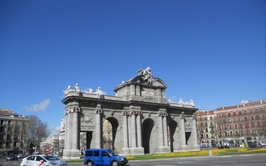 Madrid: Private 3-Hour Tour - Classic inner-city loop: Royal Palace area, Almudena, and Plaza Mayor