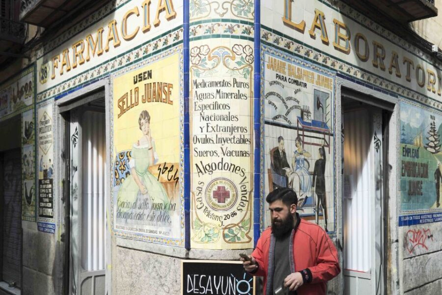 Madrid: Private 3-Hour Tour - Golden Age storytelling route for poets and thinkers