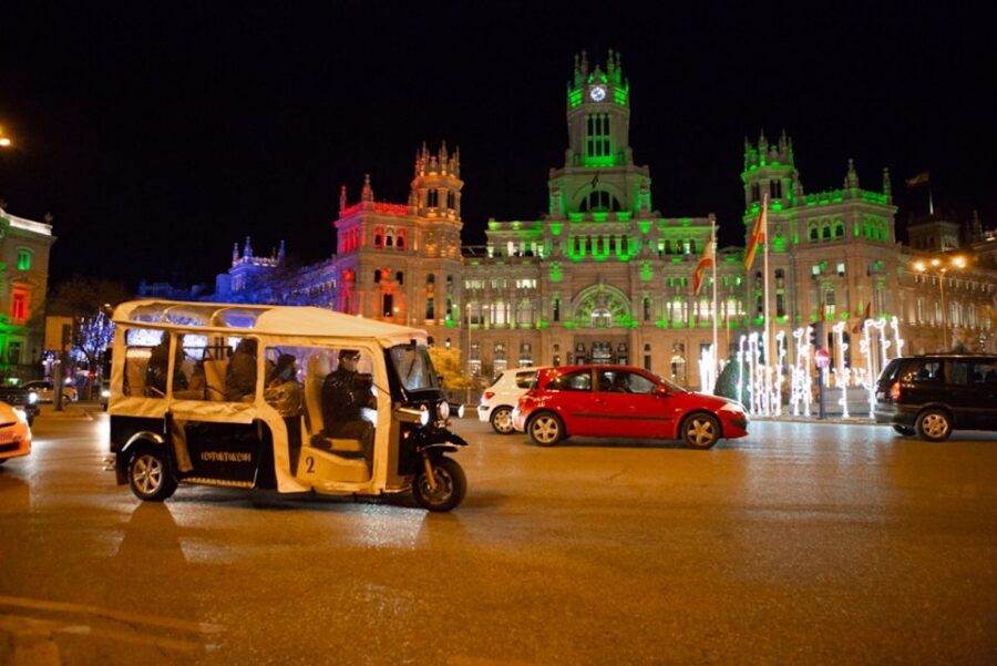 Madrid: Private Christmas Lights Tour by Eco Tuk-Tuk - Why An Electric Tuk-Tuk Makes Madrid’s Christmas Lights Easier