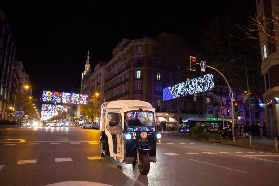 Madrid: Private Christmas Lights Tour by Eco Tuk-Tuk - Cibeles Fountain and Power Buildings: Madrid’s Iconic Lights Close-Up