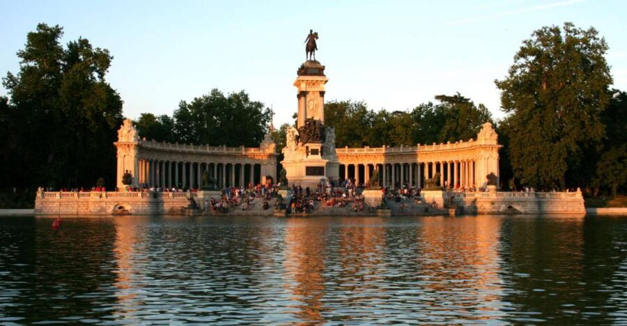 Madrid: Private Custom City Tour with Driver and Guide - Why this 4-hour private format works so well in Madrid