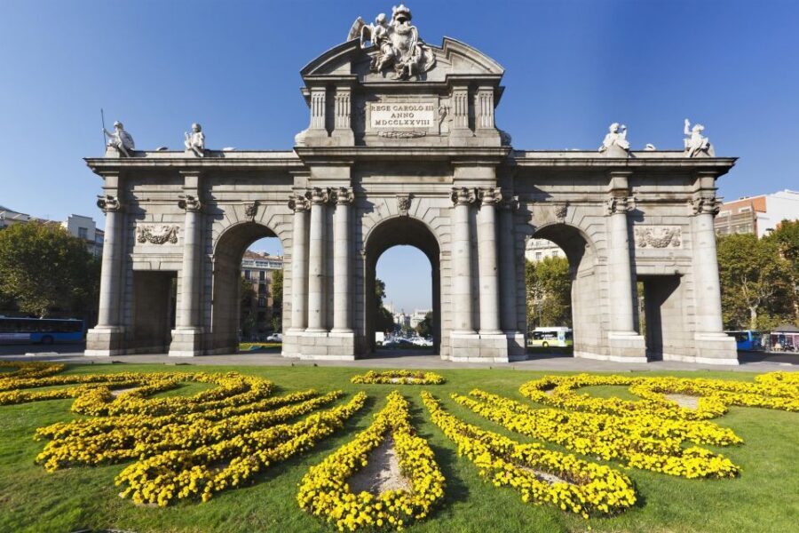 Madrid: Private Custom City Tour with Driver and Guide - Plaza de España to the Barrio de la Morería: starting with the medieval thread