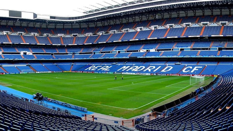 Madrid: Private Guided Tour of Bernabéu Stadium - Stadium Walkthrough: From Club Legend to Modern Design