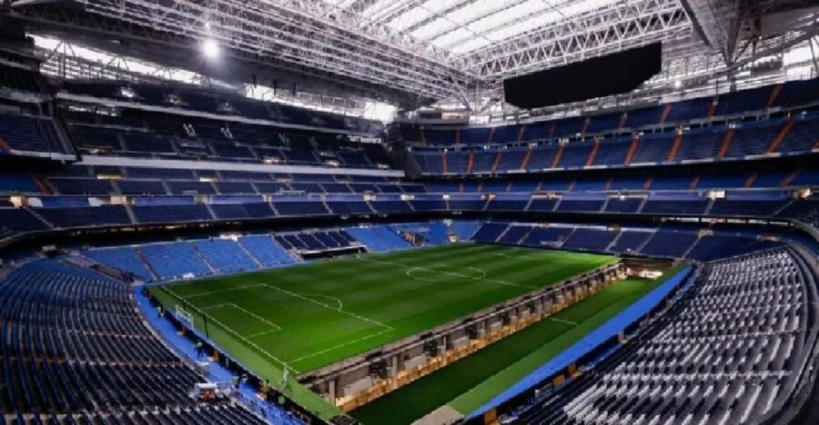 Madrid: Private Guided Tour of Bernabéu Stadium - Real Madrid CF Museum: Trophies, Historic Uniforms, and Player Photos