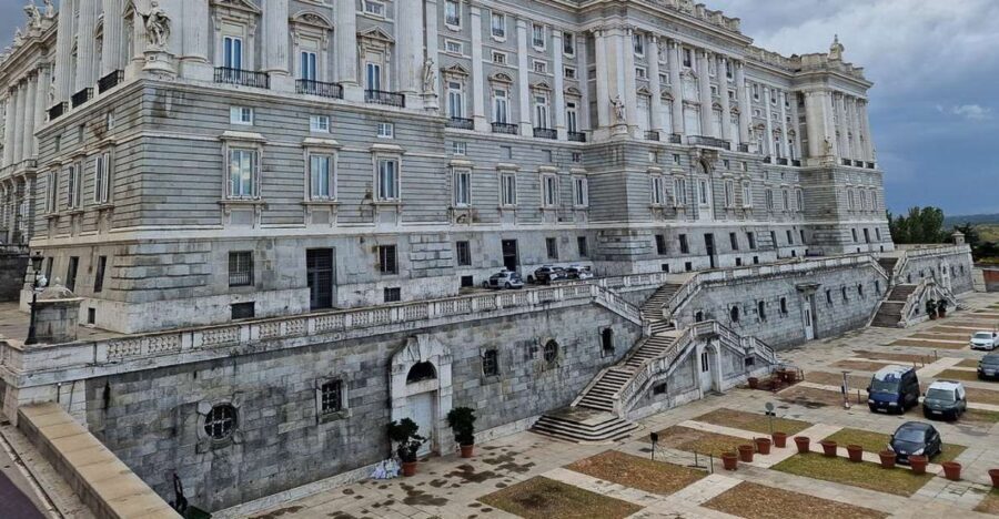 Madrid Private tour: Royal Palace & Cathedral & Old city - Hotel Pickup, Private Pace, and What 3.5 Hours Really Covers