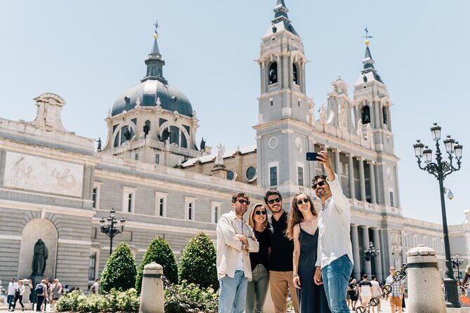 Madrid: Private Tour with a Local Guide - Puerta de Alcala and Parque del Retiro: a shift to open space